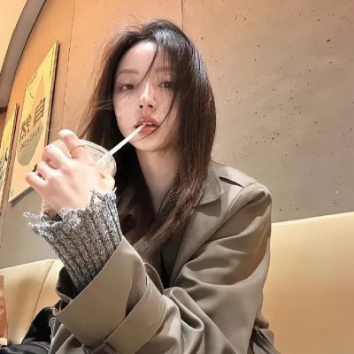 黑暗中的两个人